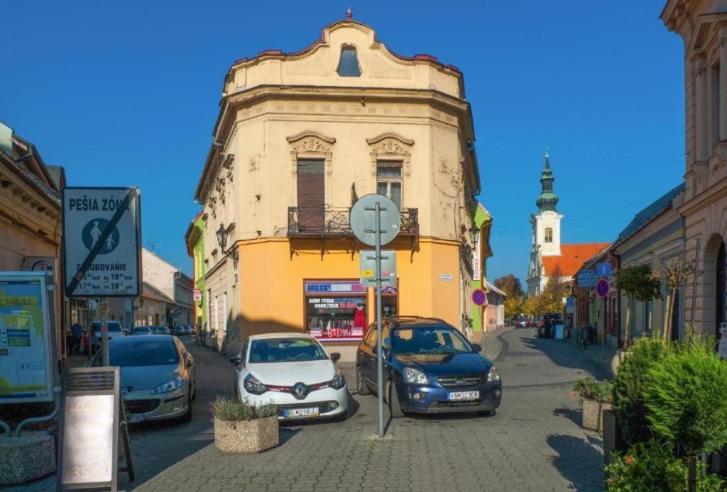 Apartmán Lara Komárno Esterno foto